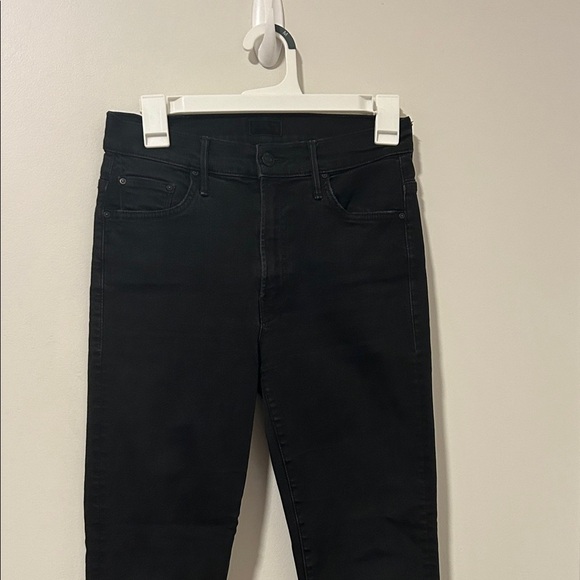 MOTHER Denim - MOTHER Insider Crop Step Fray Black Jeans Size 28